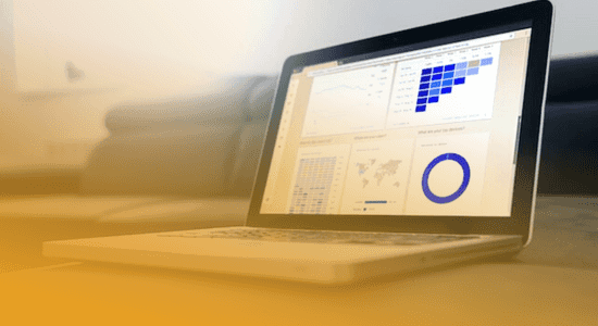 documentos sobre a mesa